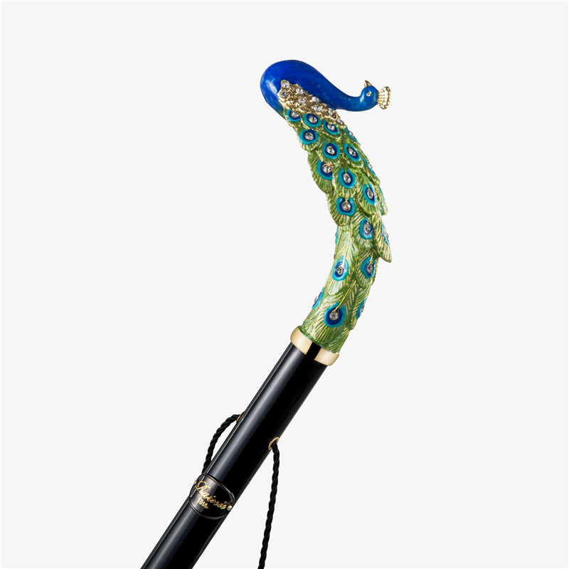 The peacock shoehorn