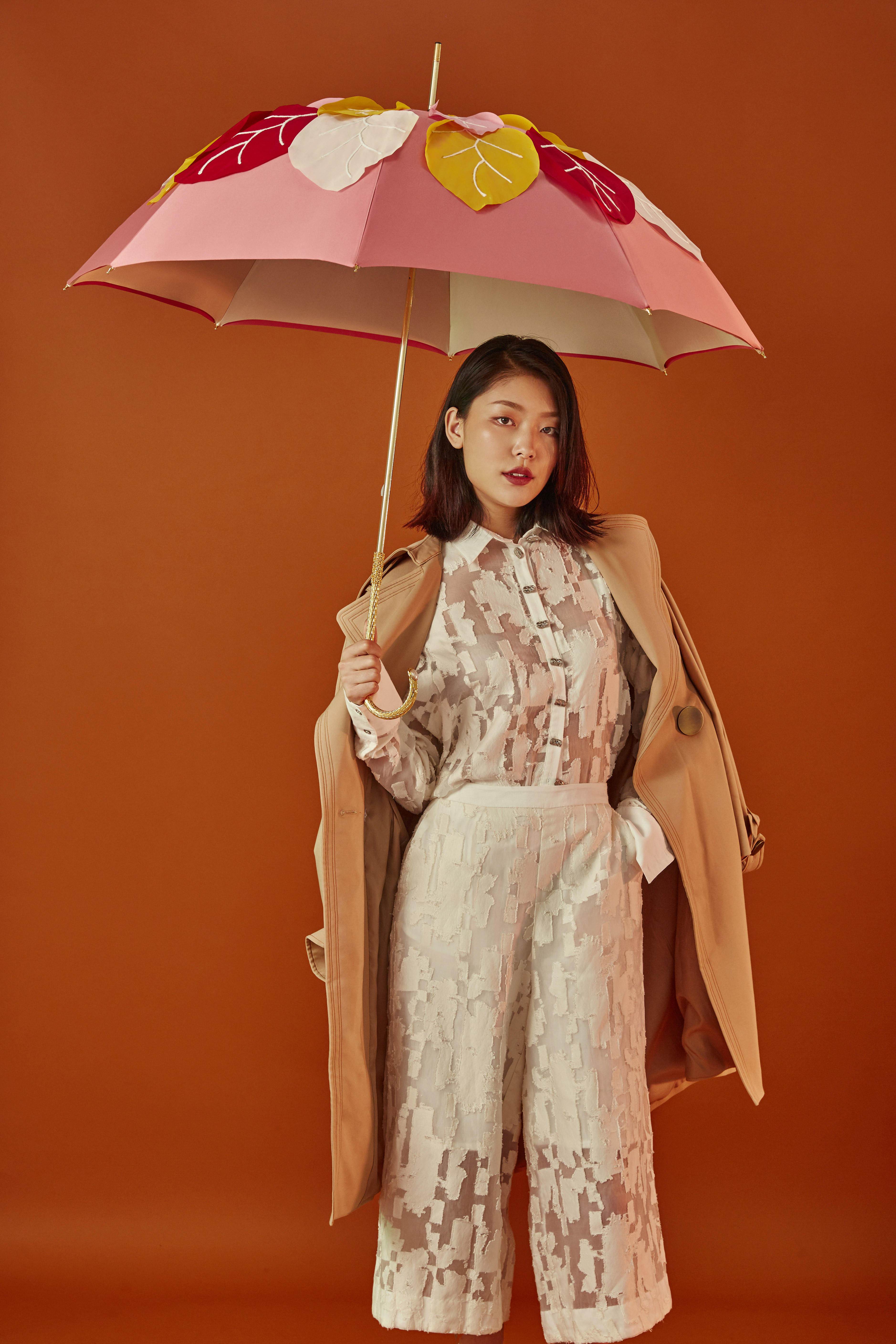 Leaves the double umbrella